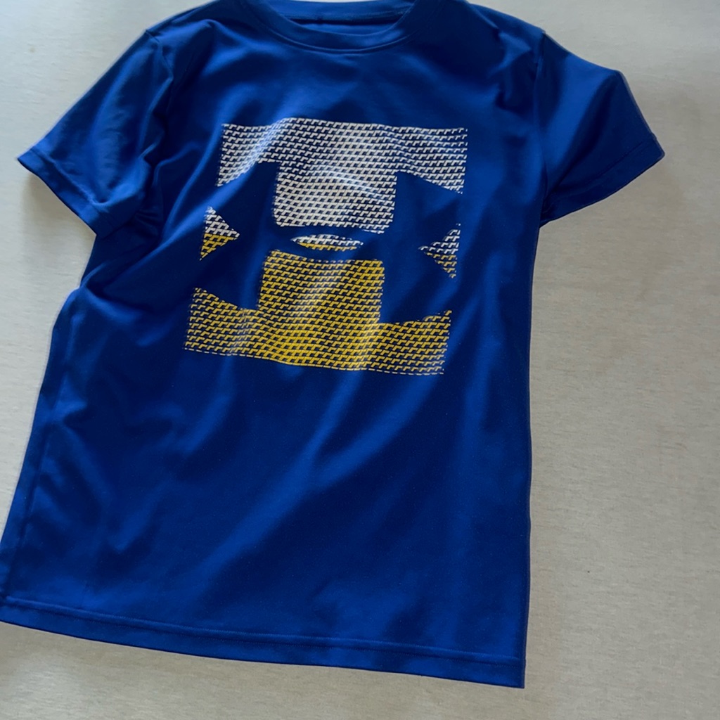 Kids Size Medium Under Armour Rashguard.